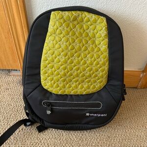 Sherpani Vega Citronella small backpack for tablet, padded. Great condition